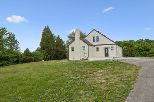 103 Pemberton Dr, Ashland City, TN, 37015-1353 | Card Image