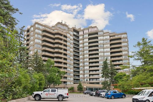 1215-610 Bullock Dr, Unionville, ON, L3R0G1 | Card Image