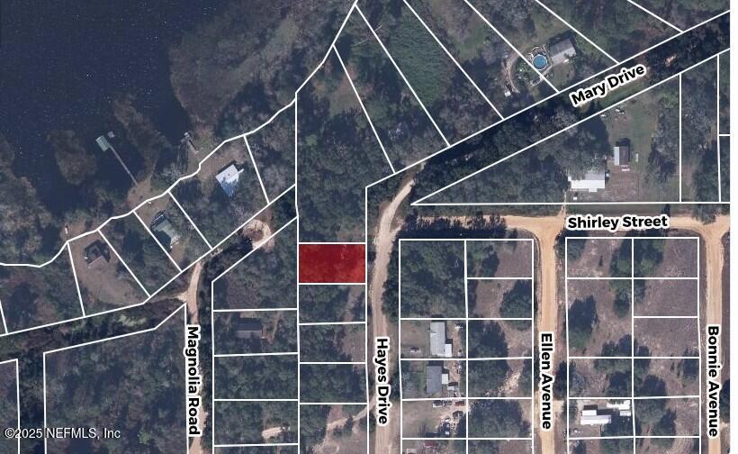 Land in Interlachen