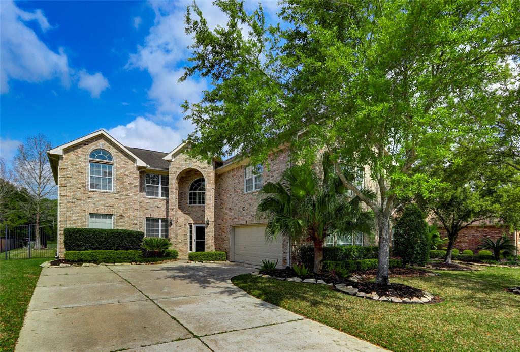 Cedar Hollow Dr, Pearland, TX 77584