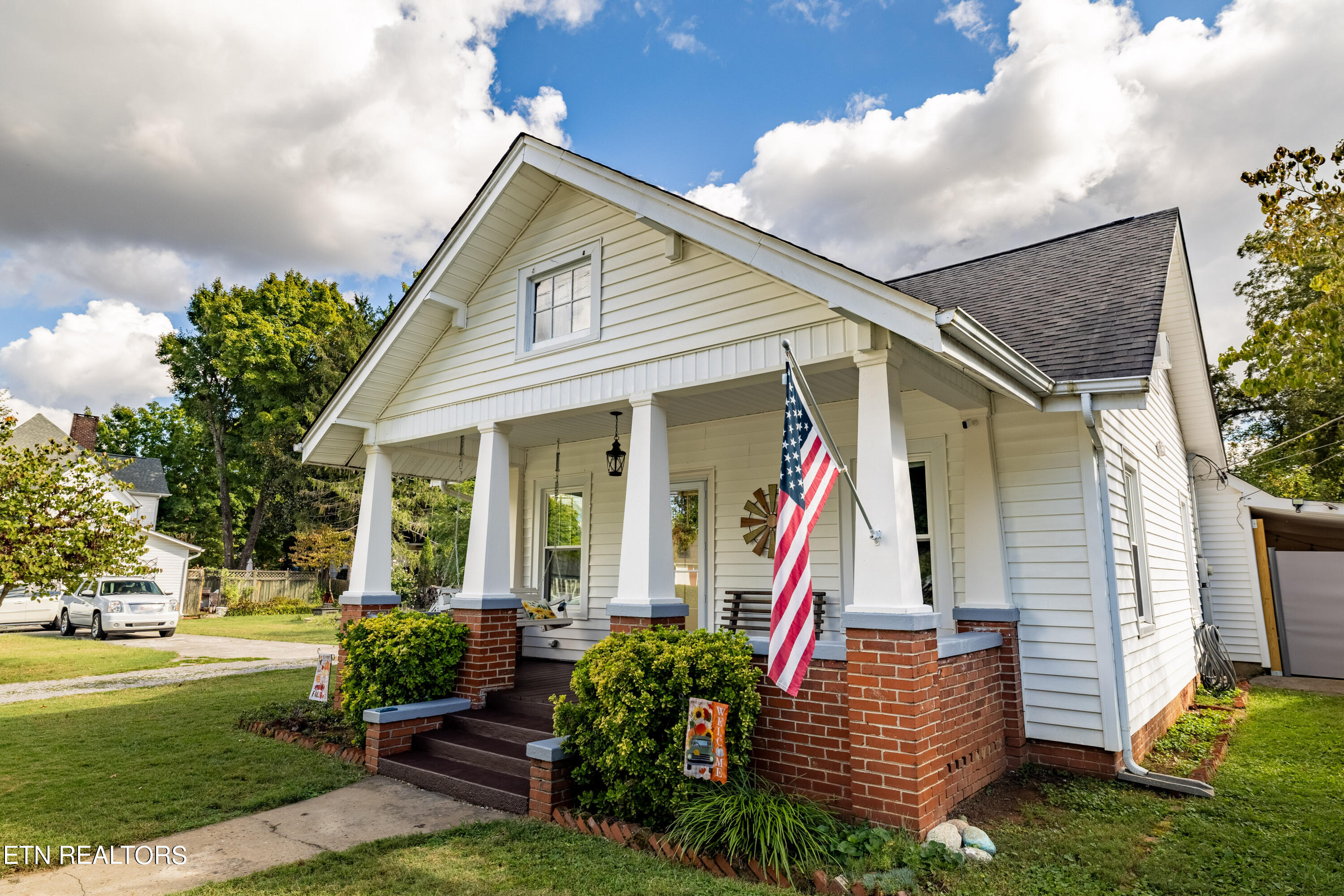 Broad St, Sweetwater, TN 37874