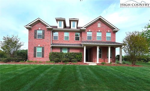 213 Candella Dr, Matthews, NC, 28104-7950 | Card Image