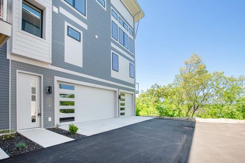 3-631 Fairview Ave Ne, Grand Rapids, MI, 49503-1894 | Card Image