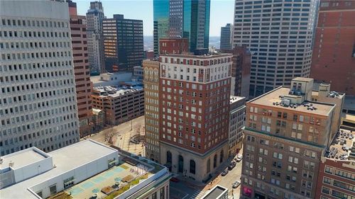 apt-4c-21 W 10th St, Kansas City, MO, 64105-1898 | Card Image