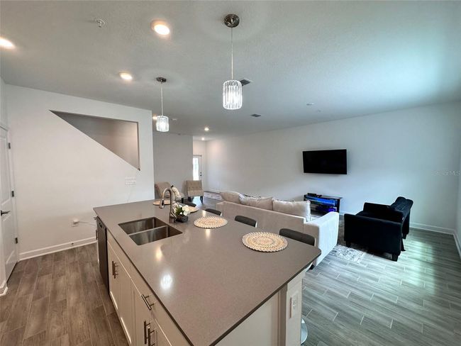11455 Listening Drive, Townhouse with 4 bedrooms, 3 bathrooms and null parking in ORLANDO FL | Image 6
