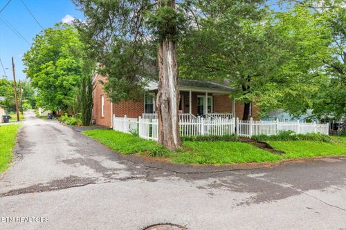 110 S Kilgore St, Athens, TN, 37303-4268 | Card Image