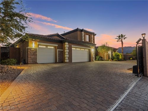 8775 Helena Ave, Las Vegas, NV, 89129-3601 | Card Image