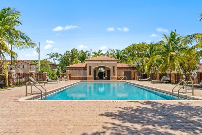 21937 Sw 88 Th Path, Townhouse with 3 bedrooms, 3 bathrooms and null parking in Cutler Bay FL | Image 20