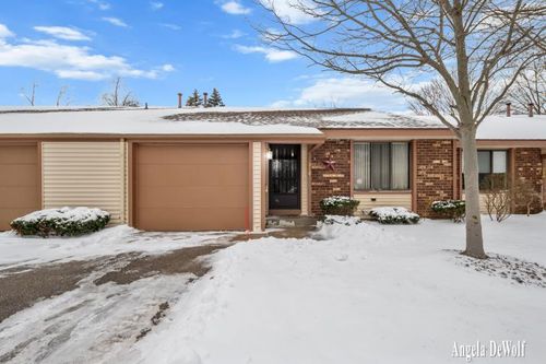 318 Aniline Ave N, Holland, MI, 49424-1918 | Card Image