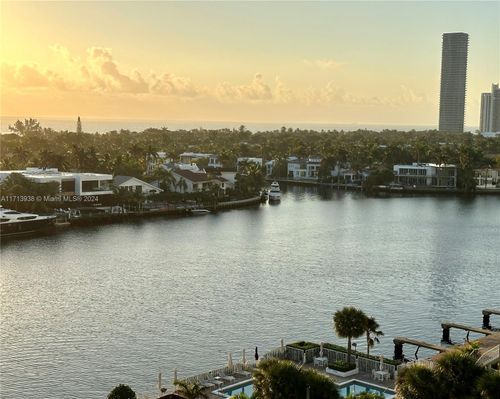 1048-20515 E Country Club Dr, Aventura, FL, 33180-3044 | Card Image