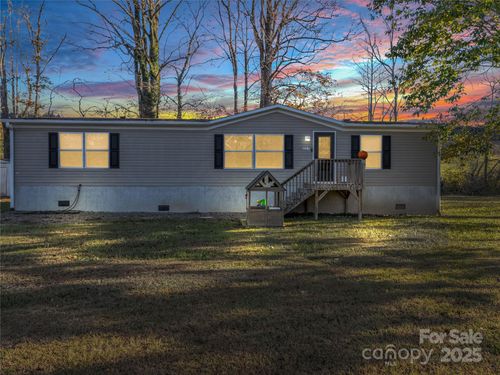 221 Turkey Pen Gap Rd, Horse Shoe, NC, 28742-7802 | Card Image