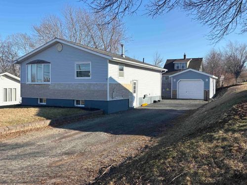 9 Terrace Ave, Stellarton, NS, B0K1S0 | Card Image