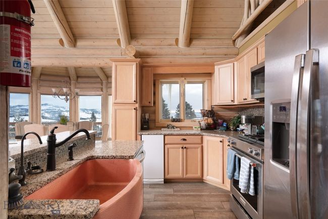 200 Peak Rd, House other with 3 bedrooms, 3 bathrooms and null parking in Bozeman MT | Image 12