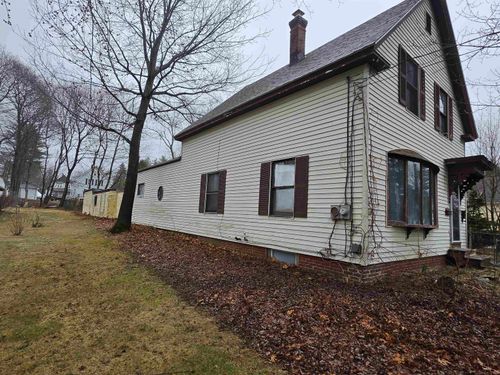 16 Norton St, Derry, NH, 03038-2726 | Card Image