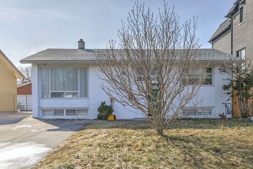 main-floor-12 Cartier Crescent, Richmond Hill, ON, L4C2N1 | Card Image