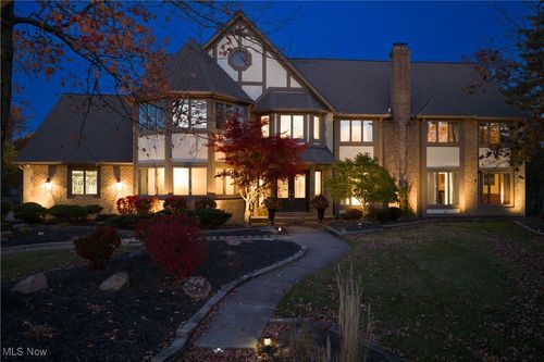 6560 Queens Way, North Royalton, OH, 44133-1962 | Card Image