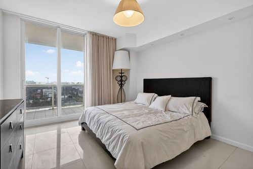 n-8f-9595 Collins Ave, Surfside, FL, 33154-2618 | Card Image