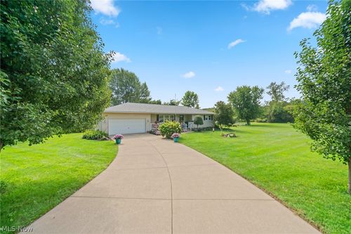 10461 Fort Laurens Rd Nw, Bolivar, OH, 44612-8935 | Card Image