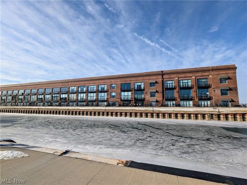 338-401 W Shoreline Dr, Sandusky, OH, 44870-0912 | Card Image