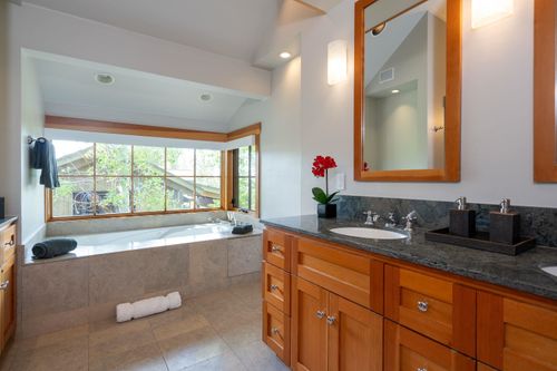 1723 Grouse Rdg, Truckee, CA, 96161-4033 | Card Image