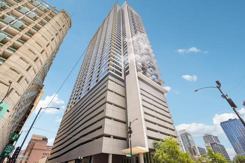 1807-235 W Van Buren St, CHICAGO, IL, 60607-3933 | Card Image