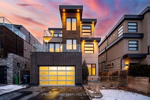 685 Montbeck Cres, Mississauga, ON, L5G1P4 | Card Image