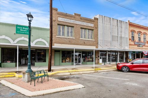 523-523 E Davis Street E, Luling, TX, 78648 | Card Image