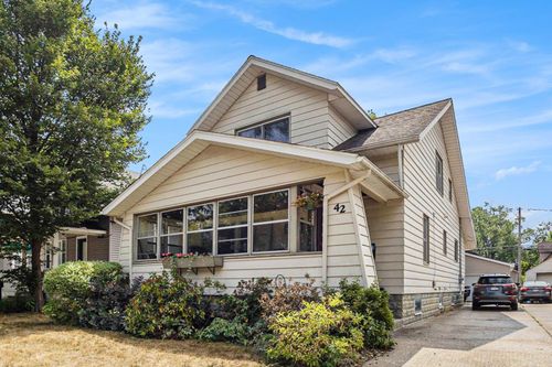 42 E 21st St, Holland, MI, 49423-4806 | Card Image