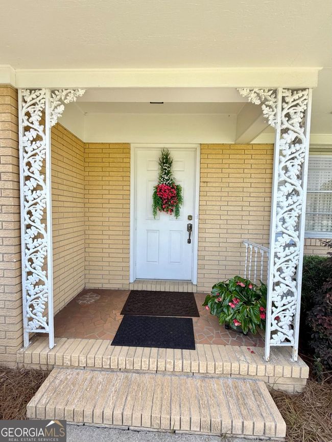 21 Pine St, House other with 3 bedrooms, 2 bathrooms and null parking in Hazlehurst GA | Image 4