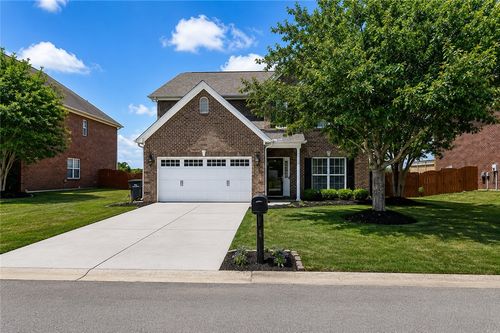 15 Fawn Hill Dr, Anderson, SC, 29621-3781 | Card Image