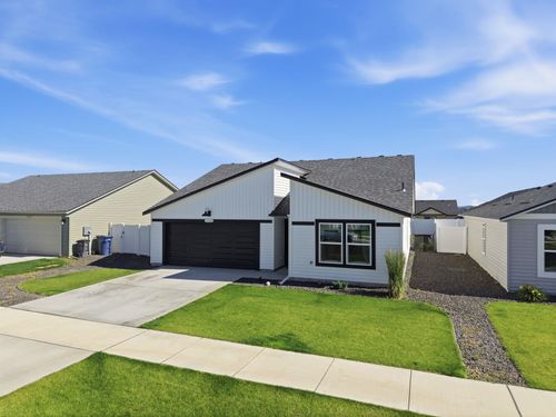 1712 E B St, Deer Park, WA, 99006 | Card Image