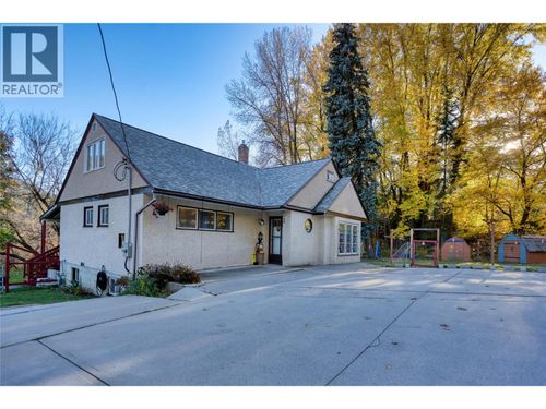 2066 Caughlin Rd, Fruitvale, BC, V0G | Card Image