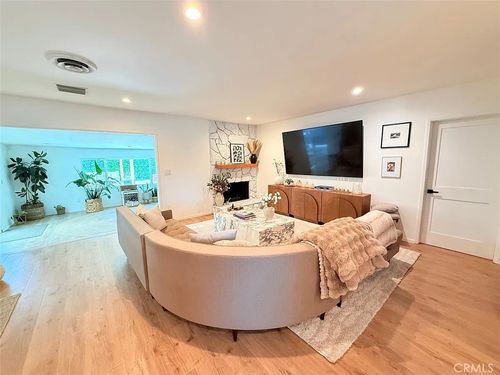 19921 Blythe St, Winnetka, CA, 91306-2319 | Card Image