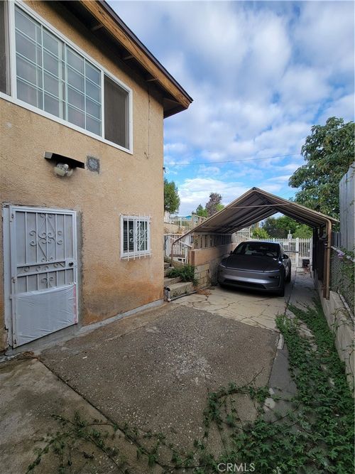 519 N Indiana, Los Angeles, CA, 90063 | Card Image