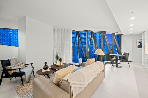 703-1033 Nelson St, Vancouver, BC, V6E0E5 | Card Image