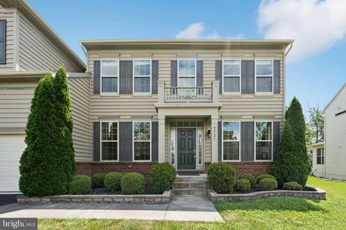 42121 Oak Crest Cir, Aldie, VA, 20105-5851 | Card Image