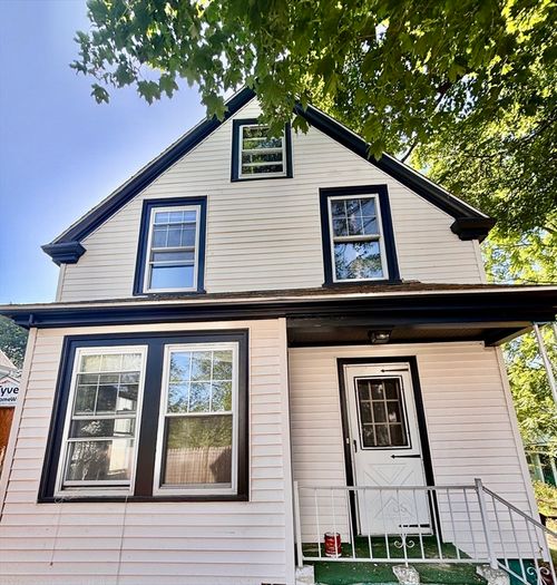 1 Williams Ct, Newton, MA, 02464-1330 | Card Image