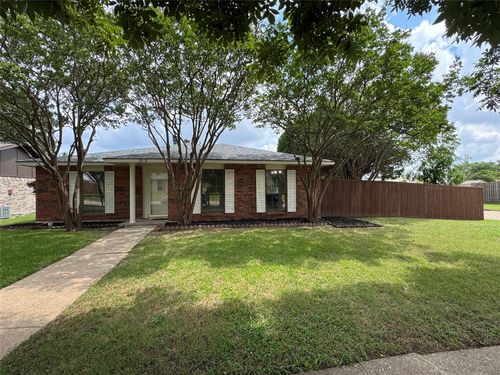 2818 Gayle Dr, Garland, TX, 75044-6218 | Card Image