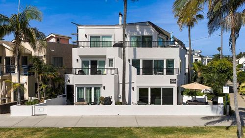 3268 Bayside Walk, San Diego, CA, 92109-8200 | Card Image