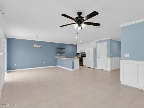 731 Hadley Pl W, NAPLES, FL, 34104-0884 | Card Image