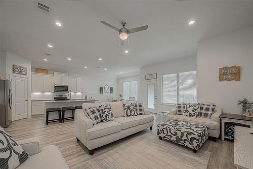 1672 Happy Valley St, Montgomery, TX, 77316-3189 | Card Image