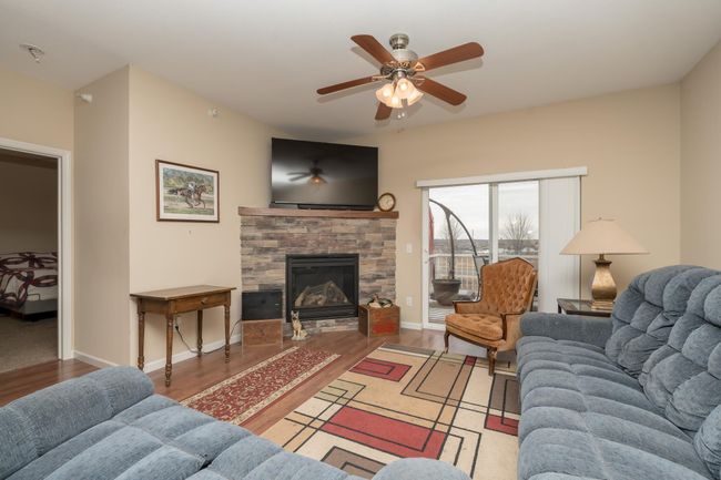 4129 Jarmann Ln, Townhouse with 3 bedrooms, 3 bathrooms and null parking in Shakopee MN | Image 9