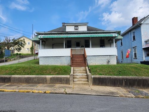 204 Duncan Ave, Clarksburg, WV, 26301-3417 | Card Image