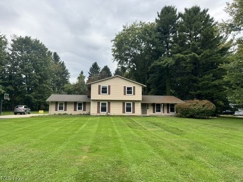 1186 Sheerbrook Dr, Chagrin Falls, OH, 44022-4137 | Card Image