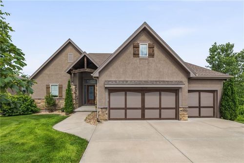 14124 S Red Bird St, Olathe, KS, 66061-7632 | Card Image