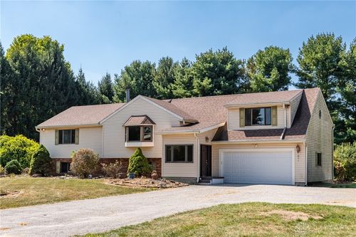 4863 Horseman Dr, Fairborn, OH, 45324-9750 | Card Image