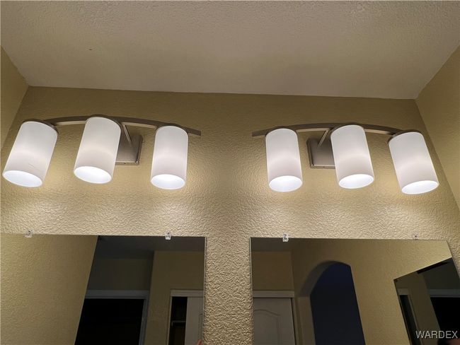 Master Bathroom | Image 17