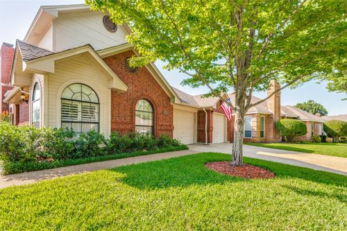 1212 Boardwalk St, Arlington, TX, 76011-2611 | Card Image