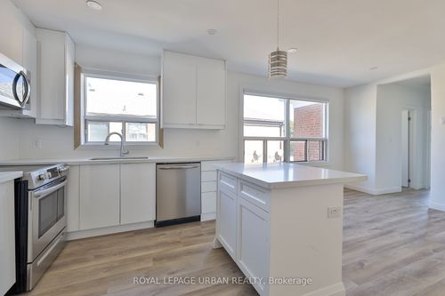 8-2841 Keele St, North York, ON, M3M2G7 | Card Image