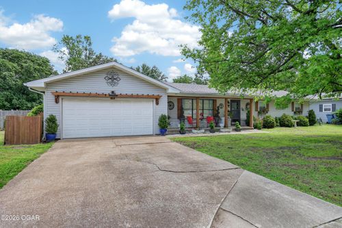 3001 Delaware Ave, Joplin, MO, 64804-3047 | Card Image